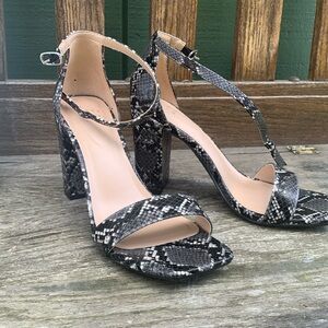 A New Day Strap Heels Size 9 Black, Grey and White printed pattern